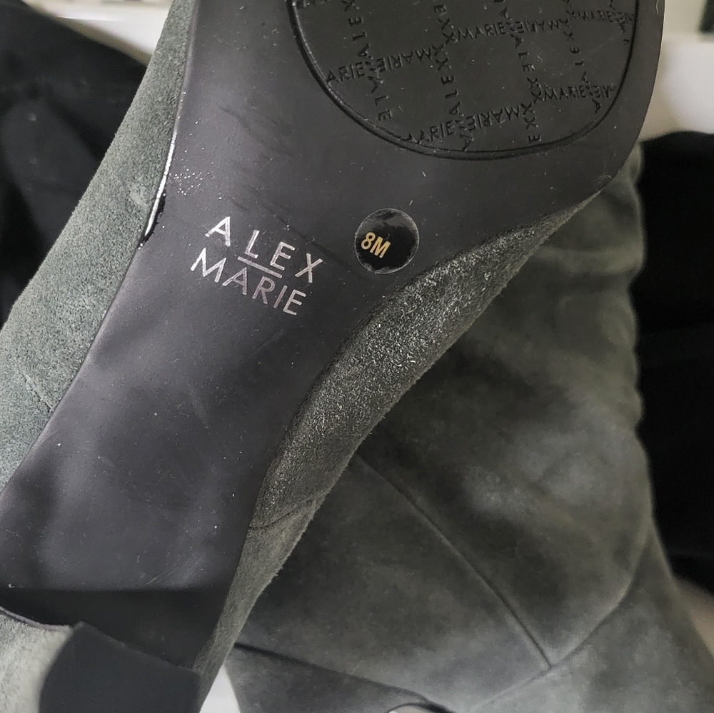 Alex Marie boots size 8 Gray suede